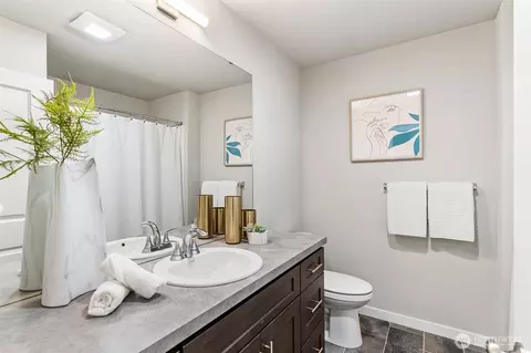 Bath - 9616 19th Ave SE #C, Everett, WA 98208 photo 4 of 5