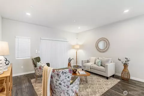 Living - 9616 19th Ave SE #C, Everett, WA 98208 photo 2 of 3