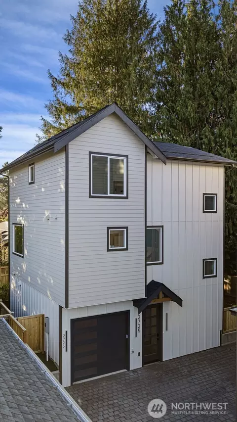 2725 Belvidere Ave SW, Seattle, WA 98126
