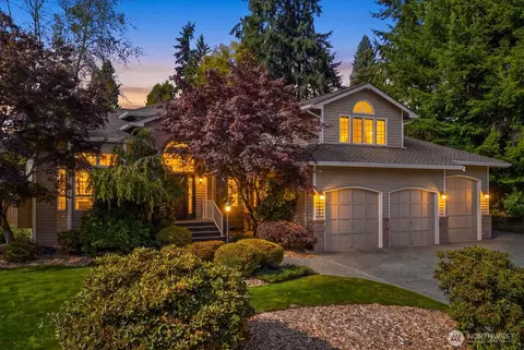 18404 Homeview Dr, Edmonds, WA 98026