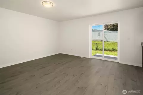 Living - 513 4th St, Sultan, WA 98294 photo 3 of 4