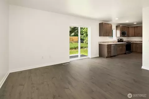 Living - 513 4th St, Sultan, WA 98294 photo 4 of 4