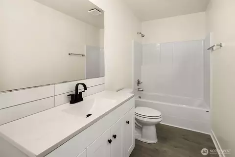 Bath - 513 4th St, Sultan, WA 98294 photo 4 of 4