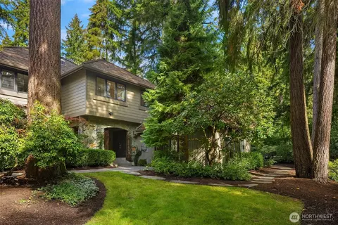 11726 NE 41st St, Kirkland, WA 98033