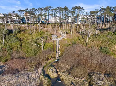 View/Area - 417 E Compass St, Pacific Beach, WA 98571 photo 5 of 9