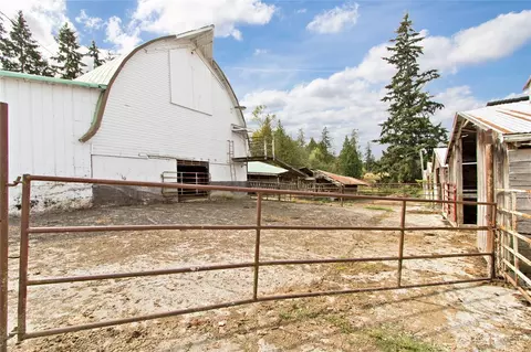 Exterior - 22024 SE 416th St, Enumclaw, WA 98022 photo 5 of 12