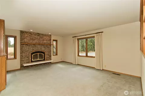 Living - 22024 SE 416th St, Enumclaw, WA 98022 photo 1 of 4