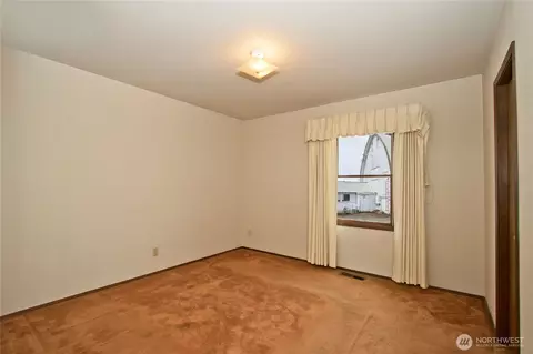 Bedroom - 22024 SE 416th St, Enumclaw, WA 98022 photo 4 of 5
