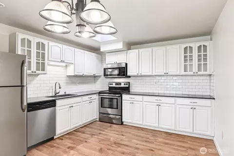 14600 SE 176 St #N1, Renton, WA 98058