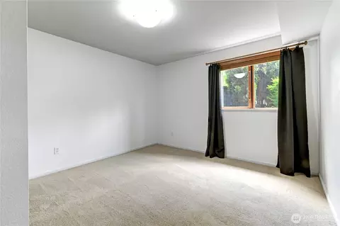 Bedroom - 9315 36th Ave SE, Everett, WA 98208 photo 1 of 5