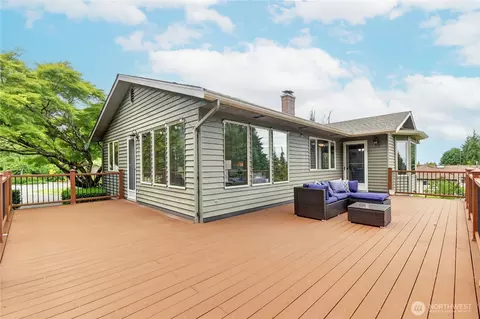 Exterior - 9315 36th Ave SE, Everett, WA 98208 photo 5 of 11