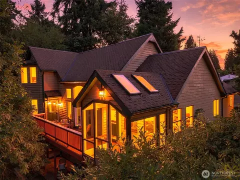 8025 45th Ave NE, Seattle, WA 98115