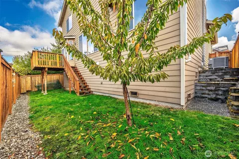 Exterior - 22820 41st Dr SE, Bothell, WA 98021 photo 4 of 4