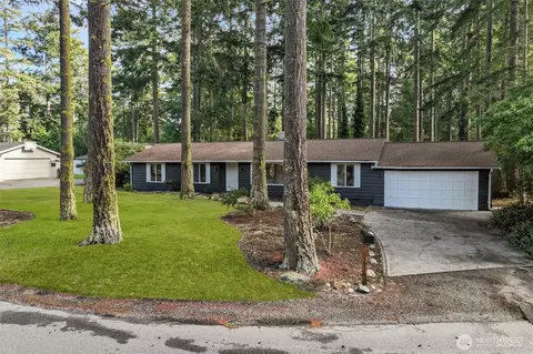 1916 N Fir Woods Pl, Oak Harbor, WA 98277