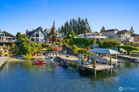 1504 E Lakeshore Dr, Lake Stevens, WA 98258