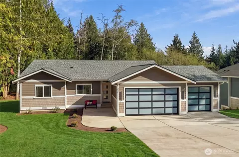 371 Rainier Ln, Port Ludlow, WA 98365
