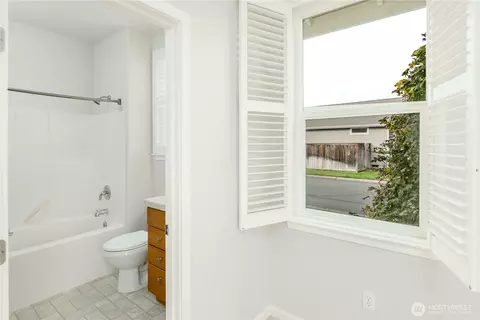 Bath - 10 E Lobelia Dr, Sequim, WA 98382 photo 3 of 5