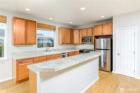 Kitchen - 10 E Lobelia Dr, Sequim, WA 98382 photo 3 of 6