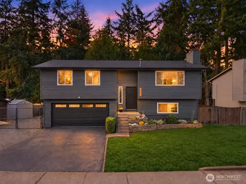 4002 SW 333rd St, Federal Way, WA 98023