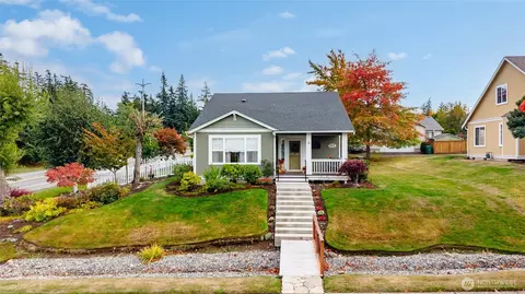 2201 24th St, Anacortes, WA 98221