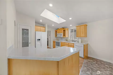 Kitchen - 23825 15th Ave SE #20, Bothell, WA 98021 photo 1 of 4