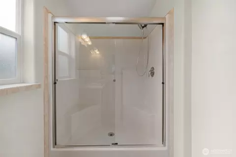 Bath - 23825 15th Ave SE #20, Bothell, WA 98021 photo 2 of 2