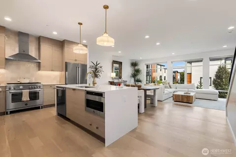 18303 96th Ave NE #B, Bothell, WA 98011