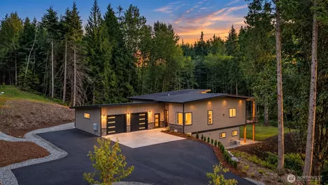 5061 S Pass Rd, Sumas, WA 98295