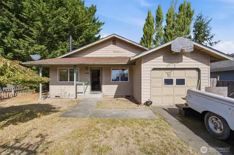 1584 7th St, Port Townsend, WA 98368