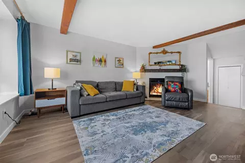 4307 164th St SW #102, Lynnwood, WA 98087