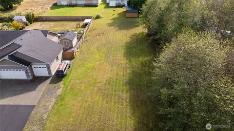 901 Dewitt Dr, Cosmopolis, WA 98537