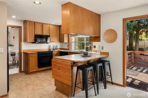 Kitchen - 23930 23rd Dr SE, Bothell, WA 98021 photo 3 of 4
