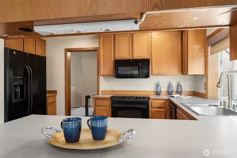 Kitchen - 23930 23rd Dr SE, Bothell, WA 98021 photo 4 of 4