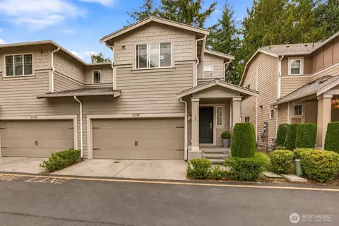 2733 197th Ln SW #B, Lynnwood, WA 98036