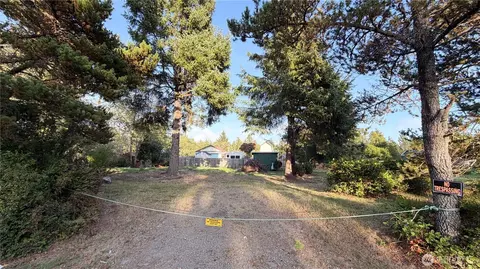 27518 Q Ln, Ocean Park, WA 98640