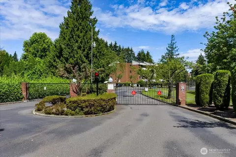 10830 Glen Acres Dr S #T9, Seattle, WA 98168