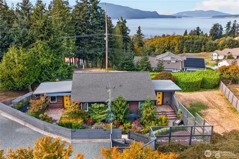 5016 Channel View Ln, Anacortes, WA 98221