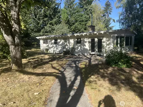 18101 Beall Rd SW, Vashon, WA 98070
