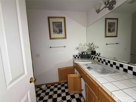 Bath - 811 Fox Hollow Rd, Sequim, WA 98382 photo 1 of 5
