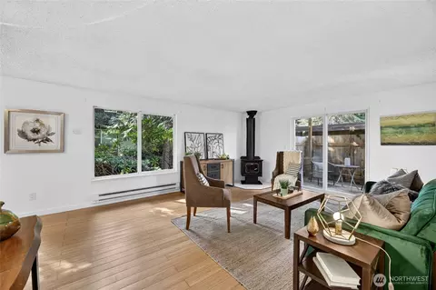 8609 25th Ave SW #B, Seattle, WA 98106