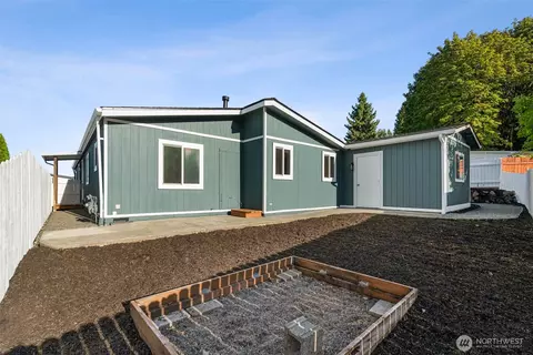 Exterior - 17125 Woodcrest Dr NE, Bothell, WA 98011 photo 4 of 10