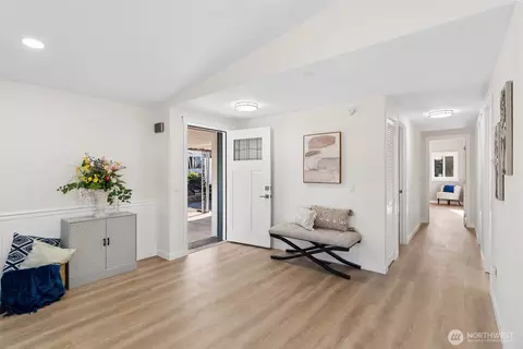 Entry Way - 17125 Woodcrest Dr NE, Bothell, WA 98011 photo 2 of 2