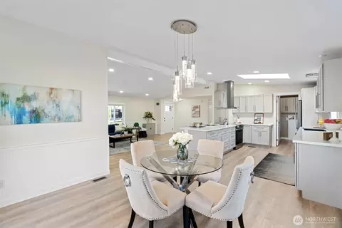 Dining - 17125 Woodcrest Dr NE, Bothell, WA 98011 photo 2 of 2