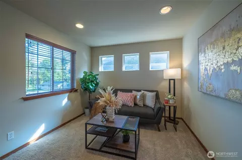 Living - 9212 18th Ave W, Everett, WA 98204 photo 4 of 4