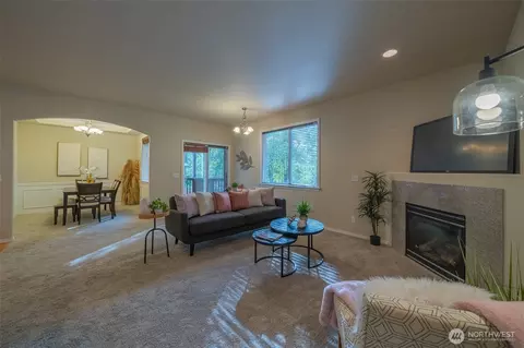 Living - 9212 18th Ave W, Everett, WA 98204 photo 3 of 4