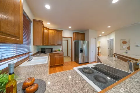 Kitchen - 9212 18th Ave W, Everett, WA 98204 photo 3 of 3