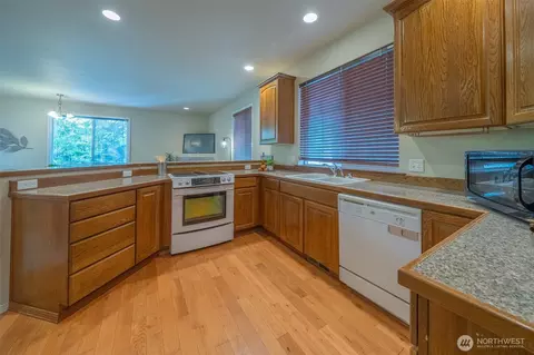 Kitchen - 9212 18th Ave W, Everett, WA 98204 photo 2 of 3