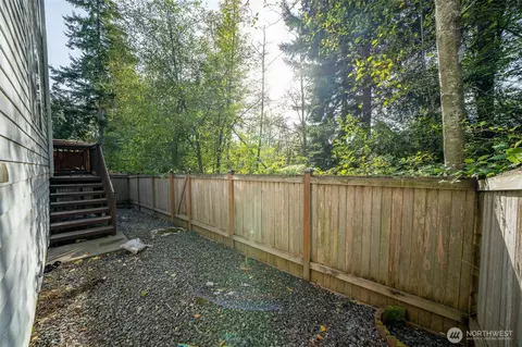 Exterior - 9212 18th Ave W, Everett, WA 98204 photo 5 of 6