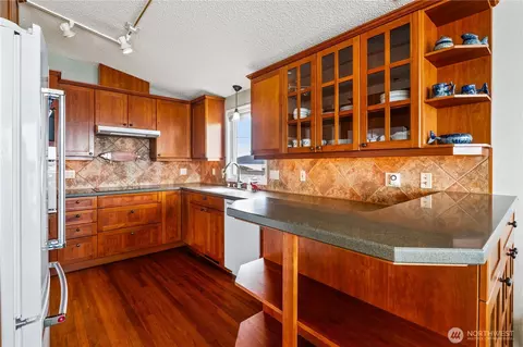 Kitchen - 9609 Samish Island Rd, Bow, WA 98232 photo 1 of 1