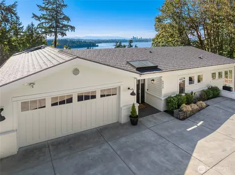 8430 SE 53rd Pl, Mercer Island, WA 98040